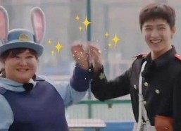 娱乐圈吃瓜博主双人,甜蜜互动引网友热议