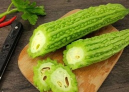 微信说吃瓜是什么意思,“吃瓜”背后的网络文化现象